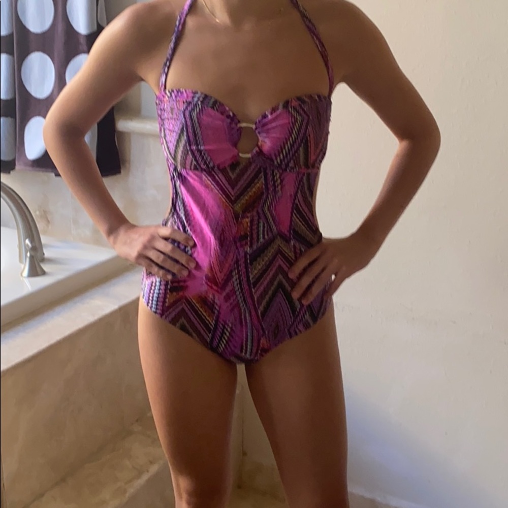 CIA MARÍTIMA swimsuit and coverup